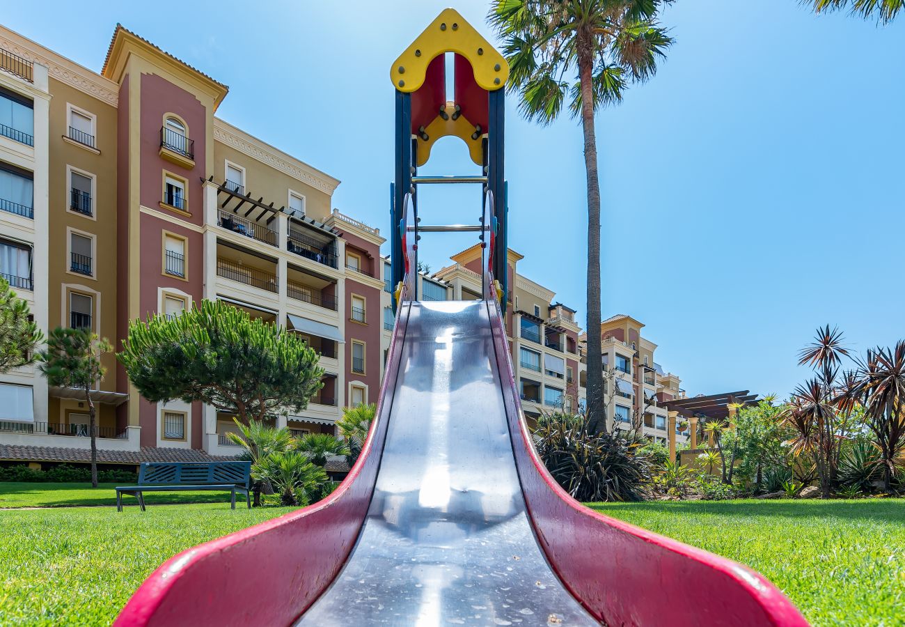 Apartamento en Isla Canela - Los Cisnes - Playa de los Haraganes HLHC184P243