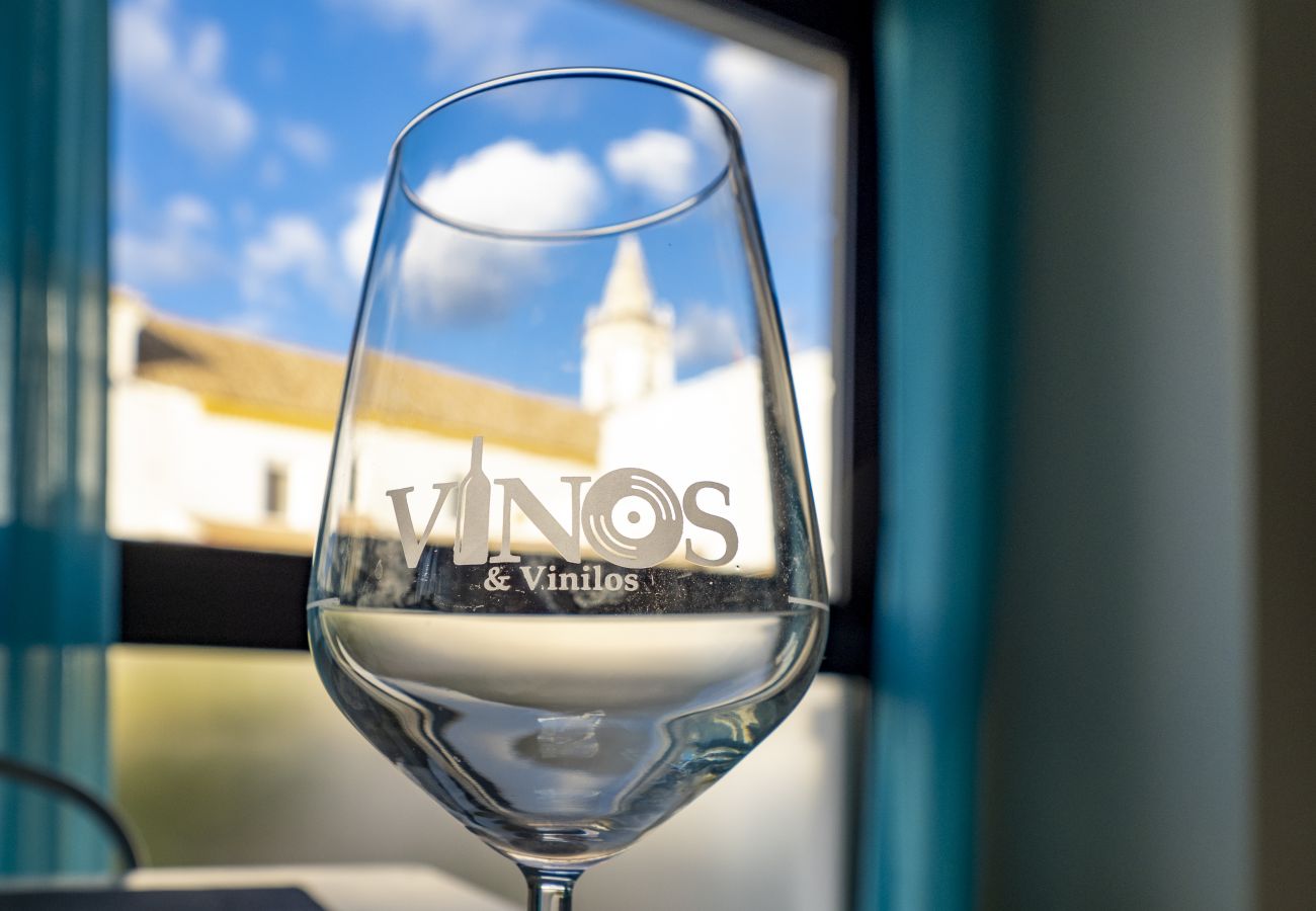 Apartamento en Ayamonte - Vinos & Vinilos PLUS - Centro Ayamonte