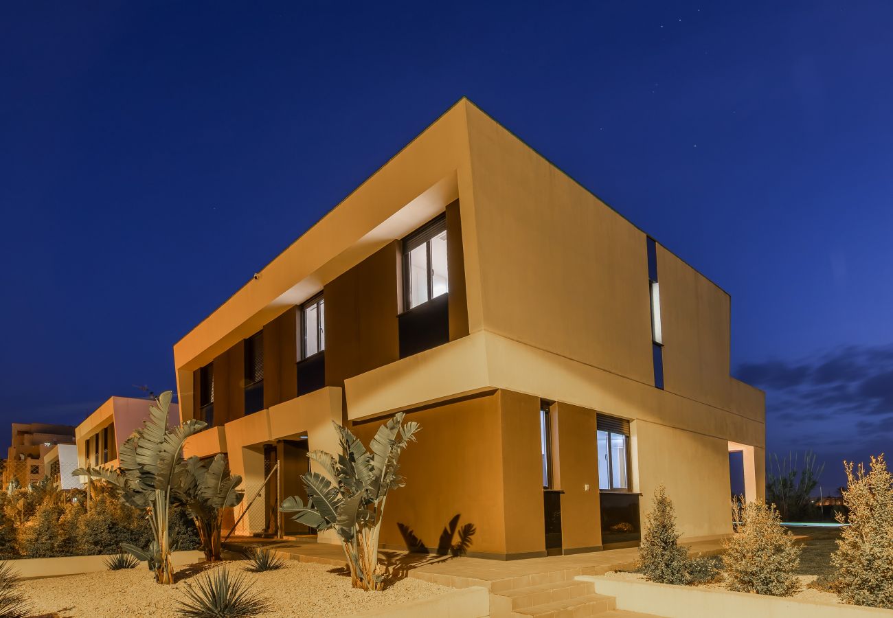 Chalet en Isla Canela - Chalet Las Marismas - Playa de los Haraganes HCHM8P00