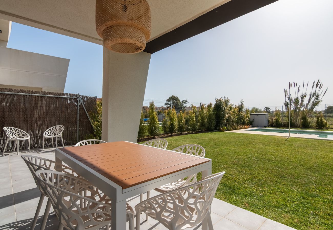 Chalet en Isla Canela - Chalet Las Marismas - Playa de los Haraganes HCHM8P00