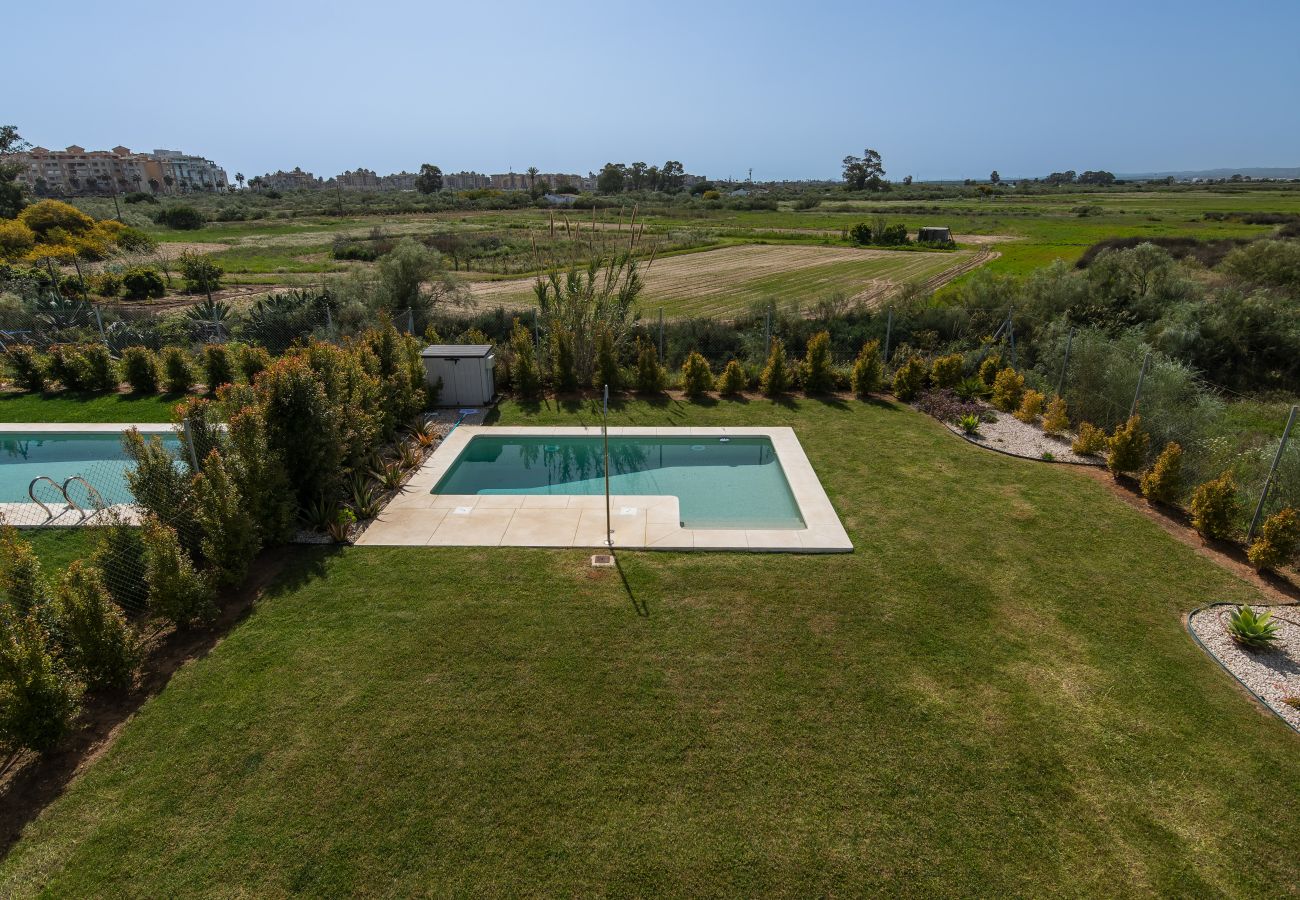Chalet en Isla Canela - Chalet Las Marismas - Playa de los Haraganes HCHM8P00