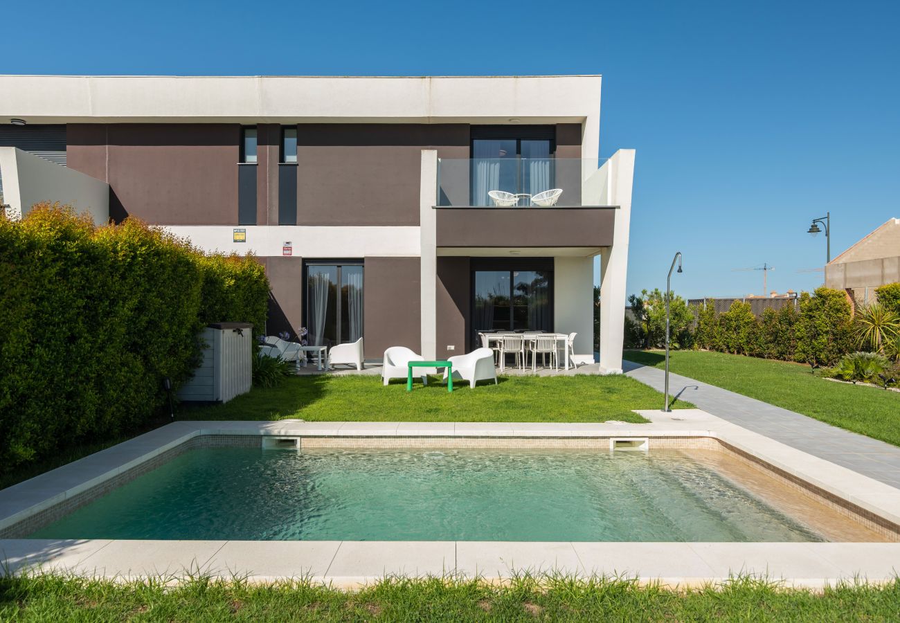 Chalet en Isla Canela - Chalet Las Marismas - Playa de los Haraganes HCHM3P00