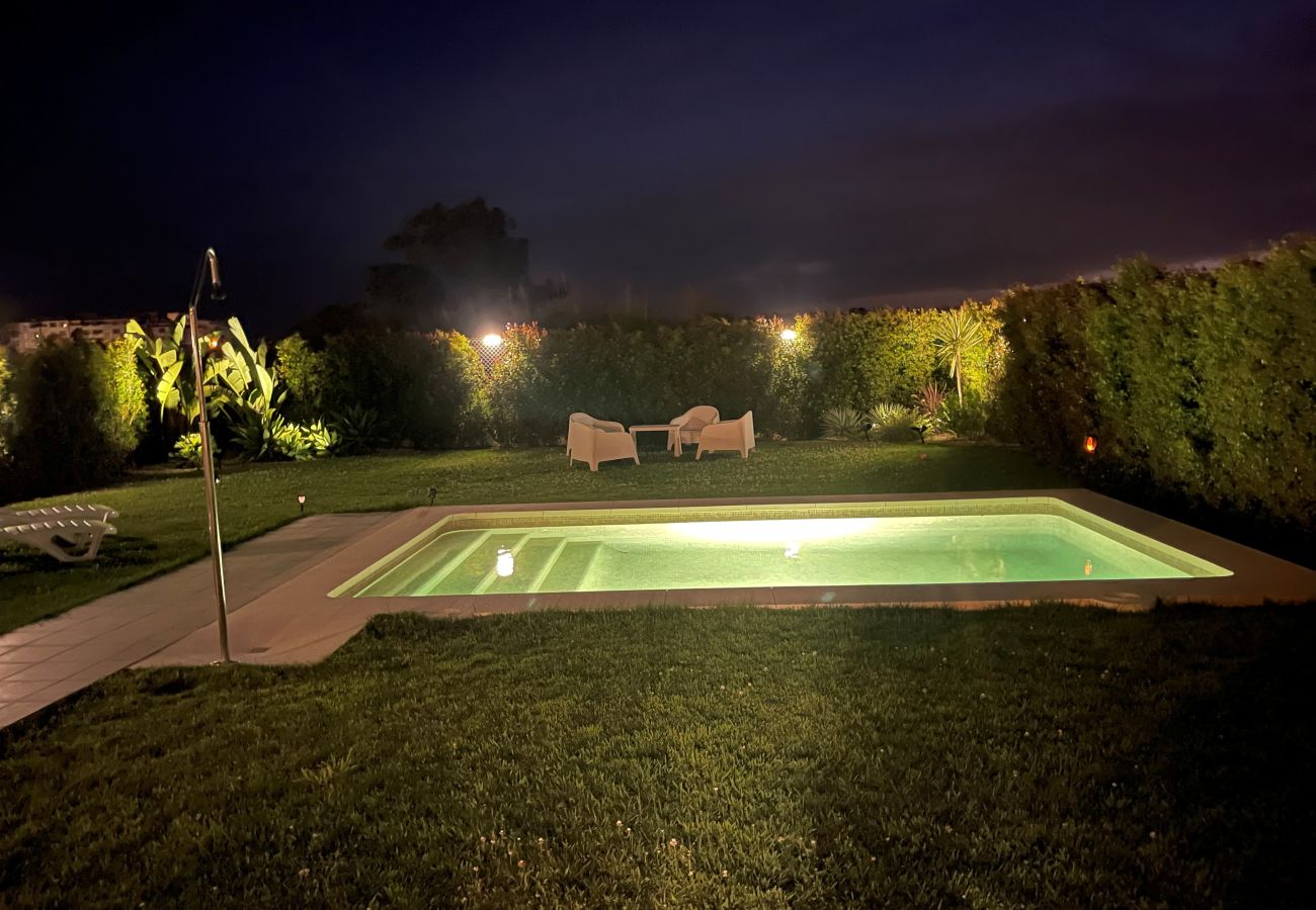 Chalet en Isla Canela - Chalet Las Marismas - Playa de los Haraganes HCHM3P00