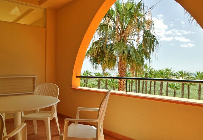 Lejlighed i Punta del Moral - 1ª Linea de playa con vistas al mar, 2 dormitorios 2 baños.
