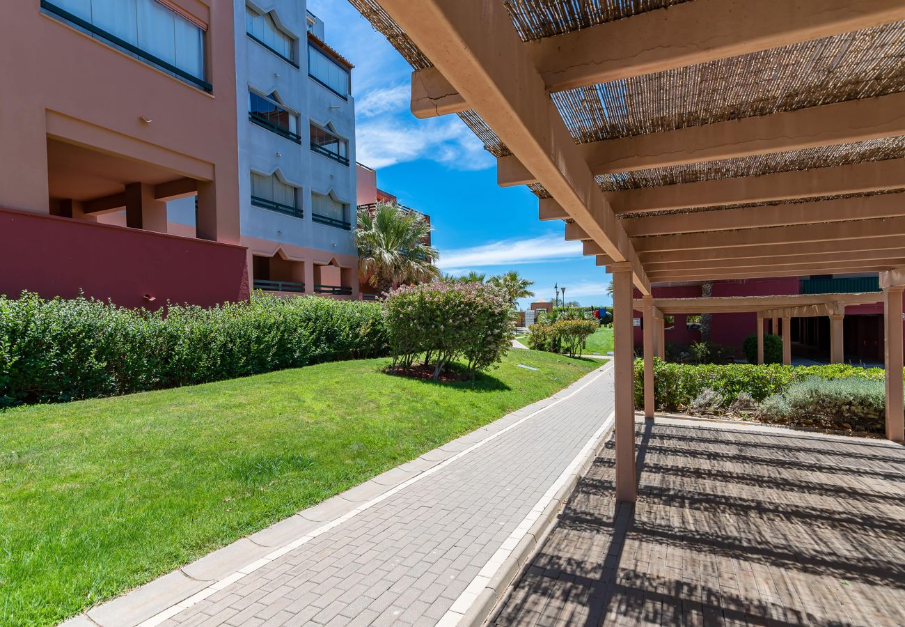 Lejlighed i Punta del Moral - Ground floor with 3 bedrooms with big terrace in first beach line