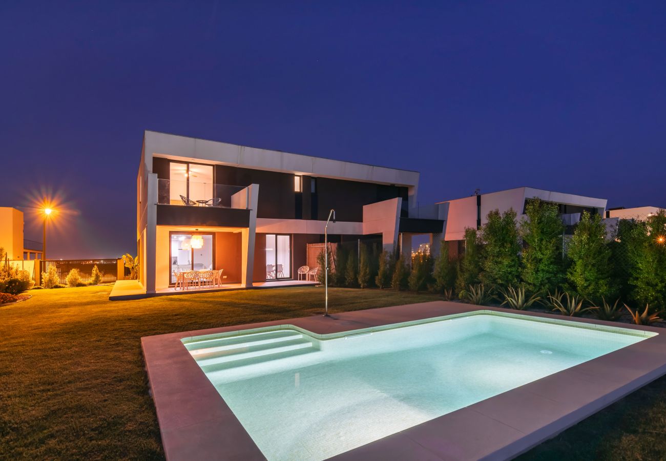 Chalet in Isla Canela - Chalet Las Marismas - Playa de los Haraganes HCHM8P00
