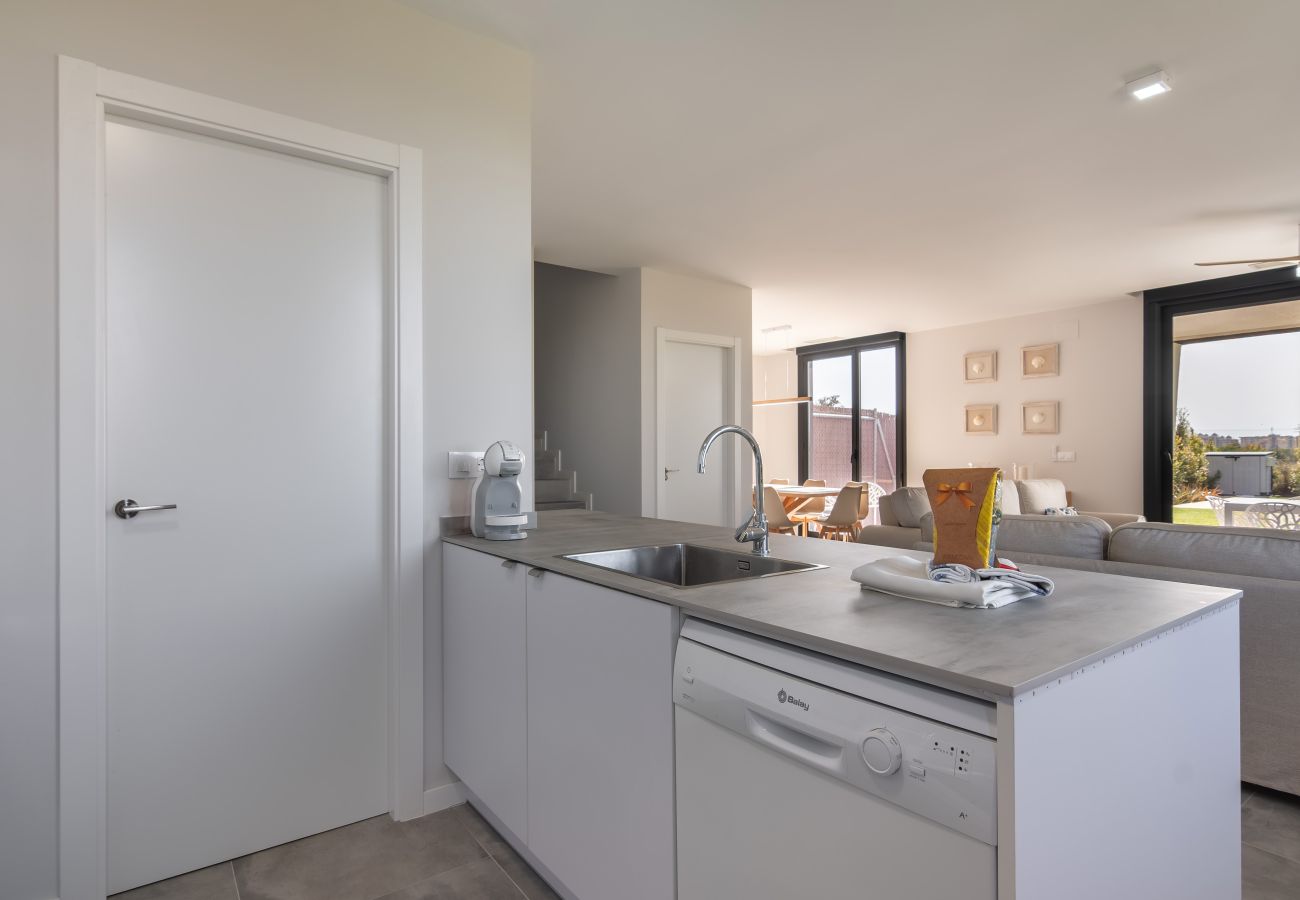 Chalet in Isla Canela - Chalet Las Marismas - Playa de los Haraganes HCHM8P00