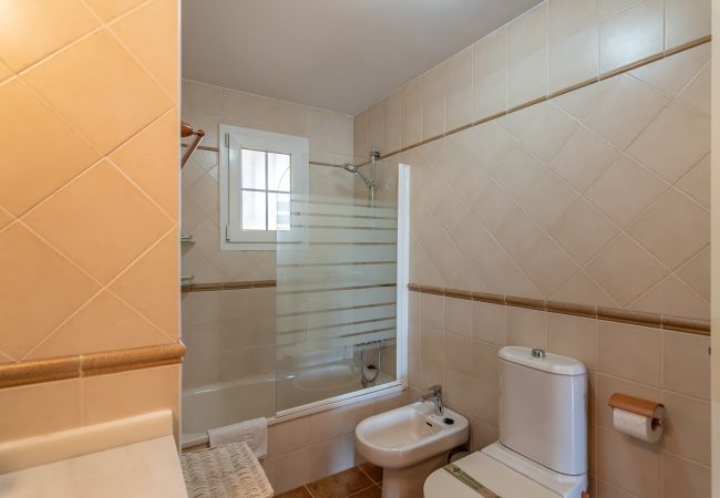 Lägenhet i Isla Canela - Los Cisnes Penthouse - Haraganes Beach HLHC146P86 Lägenhet i Isla Canela - Los Cisnes Penthouse - Haraganes Beach HLHC146P86